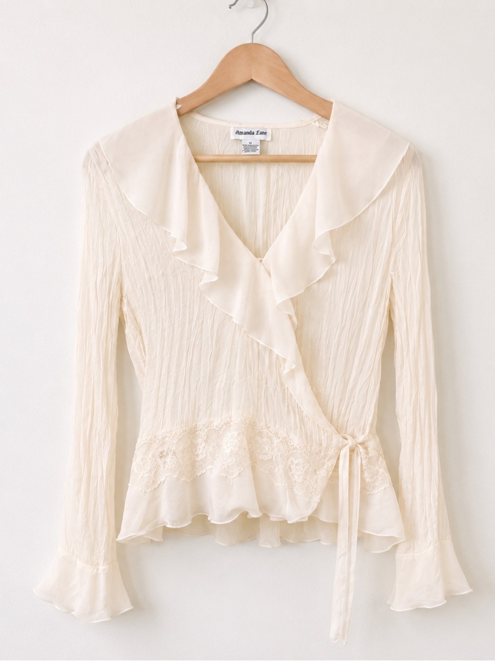 Amanda Lane Vintage Cream Crinkle Lace Ruffle Wrap Blouse Women’s Size 12